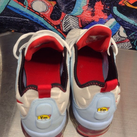 Nike Air Vapor Max Plus - Picture 3 of 4